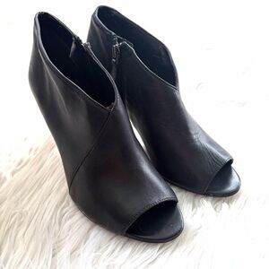 Sexy Black Leather Peep Toe Heeled Booties Franco Sarto Size 7.5